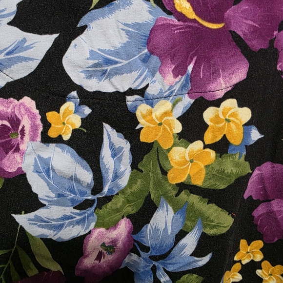 Liz & Me Floral Print Women's Top - Black and Purple - Picture 5 of 5